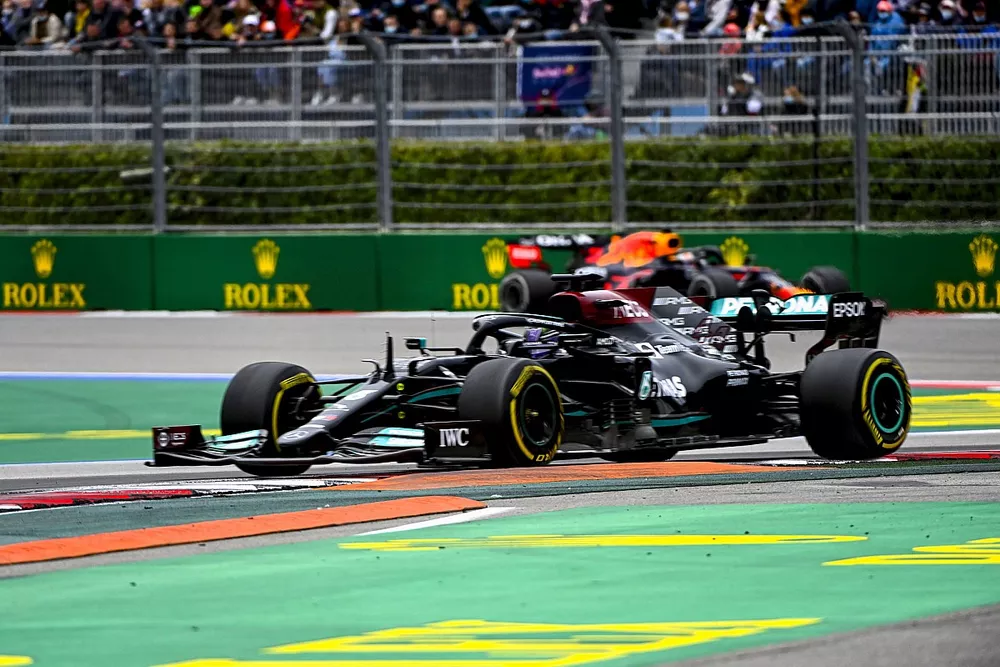 Lewis Hamilton, Mercedes W12, Max Verstappen, Red Bull Racing RB16B
