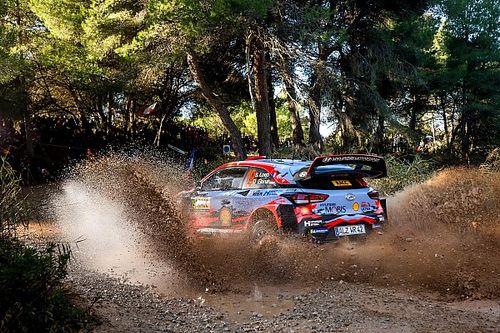 Loeb sienta c&aacute;tedra y lidera el primer d&iacute;a del Rally de Catalunya