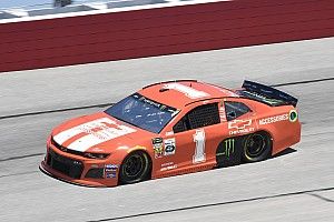 Su&aacute;rez 18&deg; y Kurt Busch lidera el inicio en Darlington