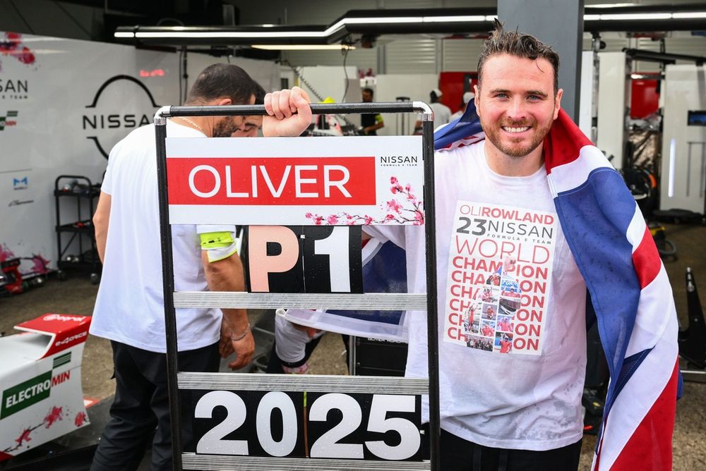 Campe&oacute;n Oliver Rowland, Nissan Formula E Team