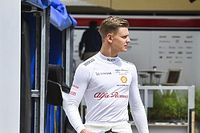 Sainz diz que "sente" por press&atilde;o sobre Mick Schumacher na F2