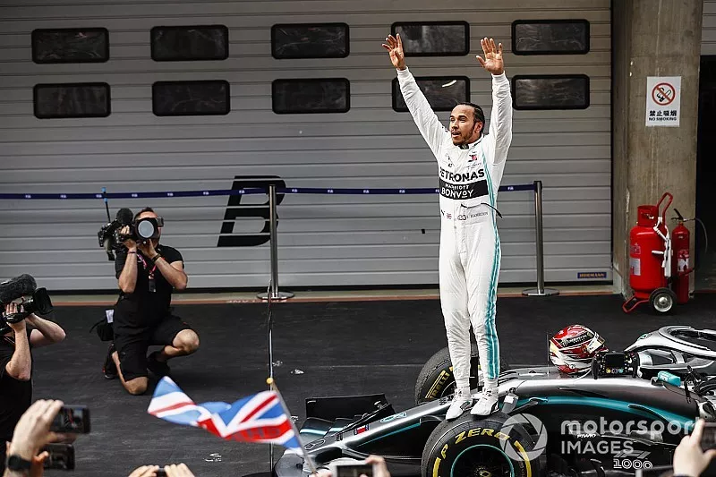 Race winner Lewis Hamilton, Mercedes AMG F1 W10