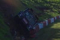 VÍDEO: Caio Castro dá susto e bate forte em treino da Copa Truck em Tarumã