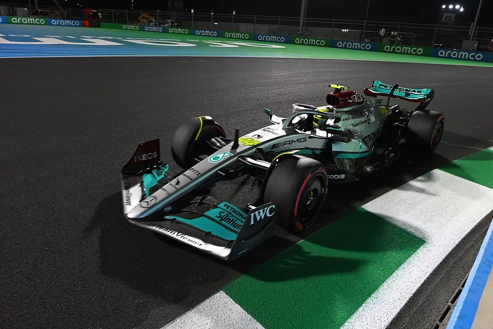 Lewis Hamilton, Mercedes W13