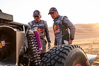 El copiloto de Sainz explica lo que les hizo perder tiempo en el Dakar 2024