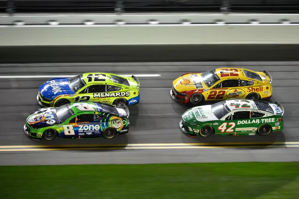 Kyle Busch, Richard Childress Racing Chevrolet, Ryan Blaney, Team Penske Ford, Joey Logano, Team Penske Ford, John Hunter Nemechek, Legacy Motor Club Toyota