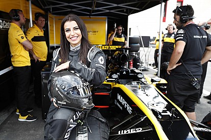Jajal mobil F1 tandai hari bersejarah perempuan Arab Saudi