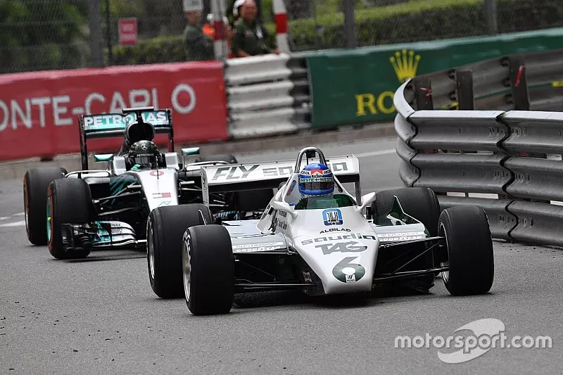 Keke Rosberg, Williams FW08 devant Nico Rosberg, Mercedes-Benz F1 W07 Hybrid