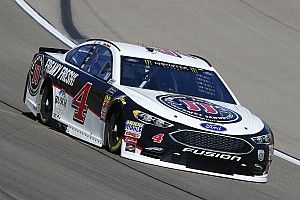 Harvick concede il bis con il dominio di Las Vegas
