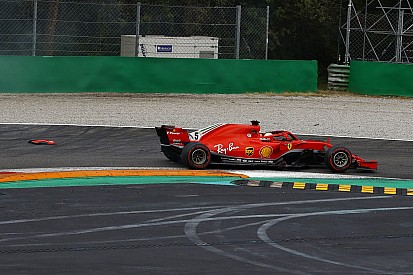 Vettel: Hamilton bana boşluk bırakmadı