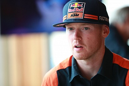 Smith bij Aprilia in beeld als testrijder