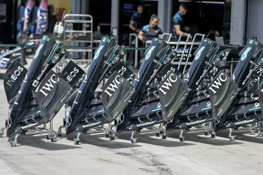 Mercedes W14 front wing
