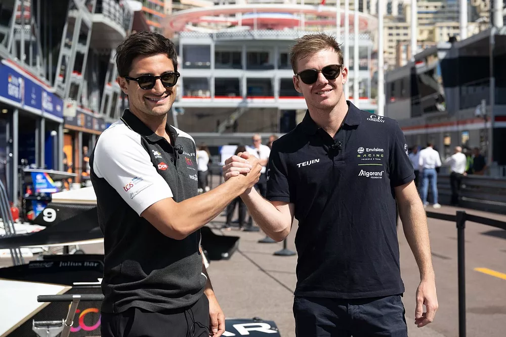 Mitch Evans, Jaguar Racing  Nick Cassidy, Envision Racing 