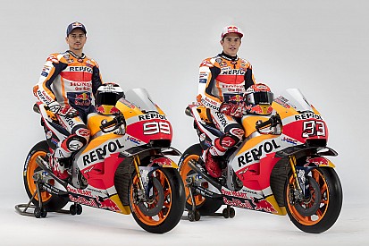 Video: Márquez y Lorenzo, pendientes de su estado físico en el test de Qatar