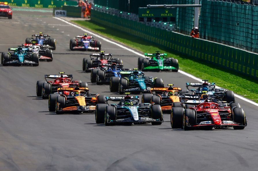 Charles Leclerc, Ferrari SF-24, Lewis Hamilton, Mercedes F1 W15, Lando Norris, McLaren MCL38, George Russell, Mercedes F1 W15, Oscar Piastri, McLaren MCL38, the rest of the field at the start