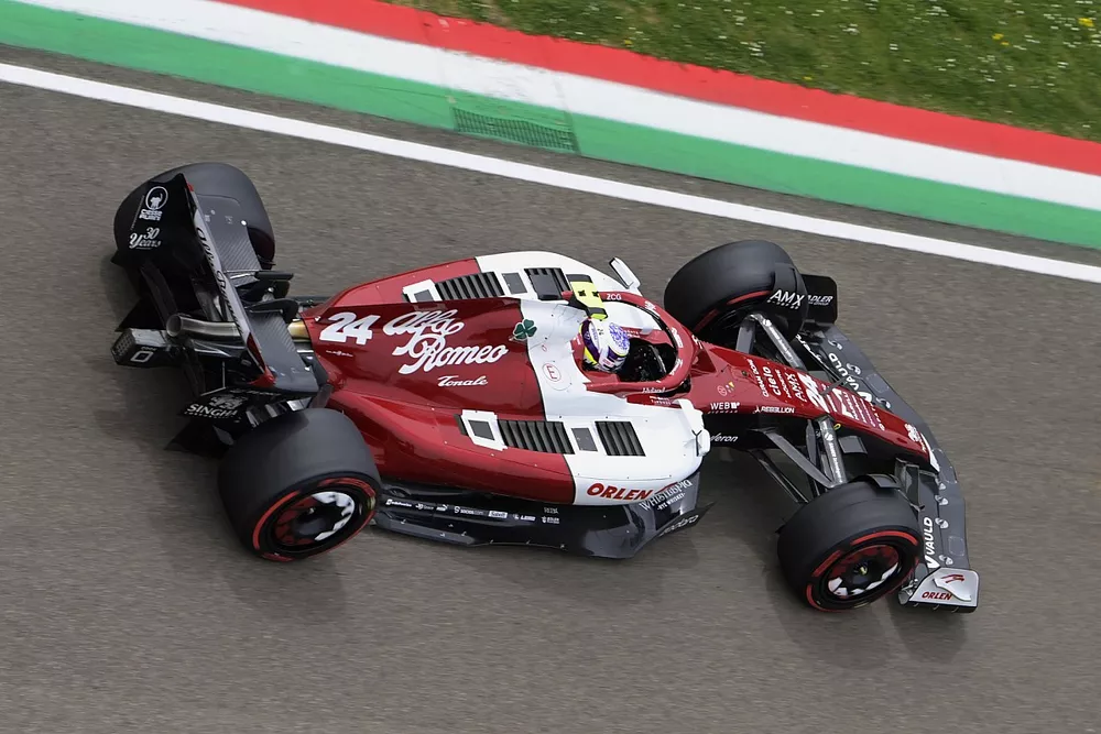 Zhou Guanyu, Alfa Romeo C42