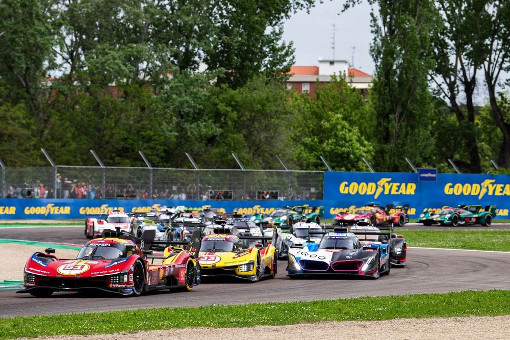 Acci&oacute;n en la salida: #51 Ferrari AF Corse Ferrari 499P: Alessandro Pier Guidi, James Calado, Antonio Giovinazzi, #83 AF Corse Ferrari 499P: Robert Kubica, Yifei Ye, Philip Hanson, #15 BMW M Team WRT BMW M Hybrid V8: Dries Vanthoor, Raffaele Marciello, Kevin Magnussen