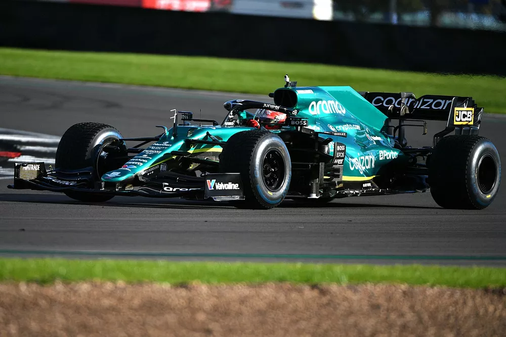 Luke Browning, Aston Martim AMR21, prueba de joven piloto por ganar el Aston Martin Autosport BRDC en Silverstone