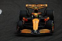 Norris se lleva con VAR la clasificaci&oacute;n sprint de China; Alonso, 3&ordm; en el caos
