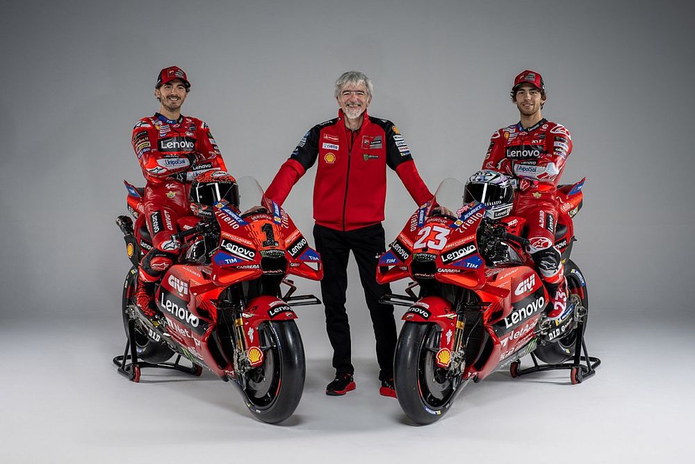 Francesco Bagnaia, Equipo Ducati, Enea Bastianini, Equipo Ducati, Gigi Dall'Igna, Director General de Ducati Corse