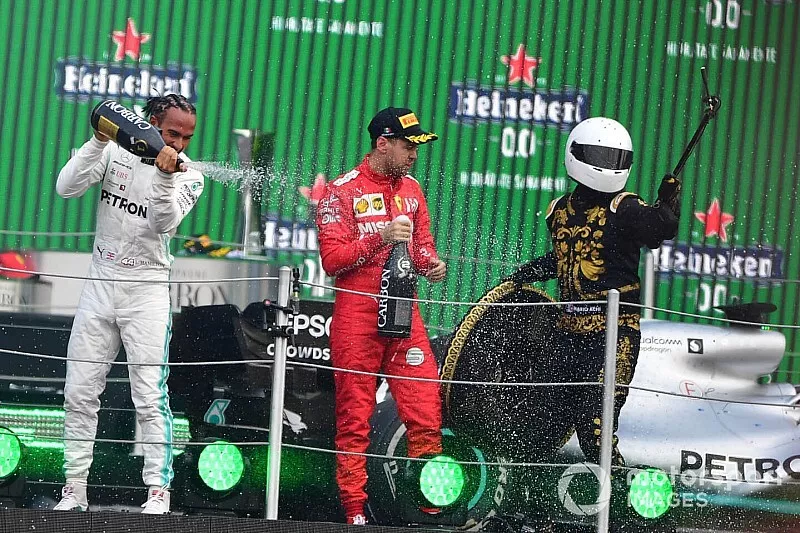 Podium: race winner Lewis Hamilton, Mercedes AMG F1, second place Sebastian Vettel, Ferrari