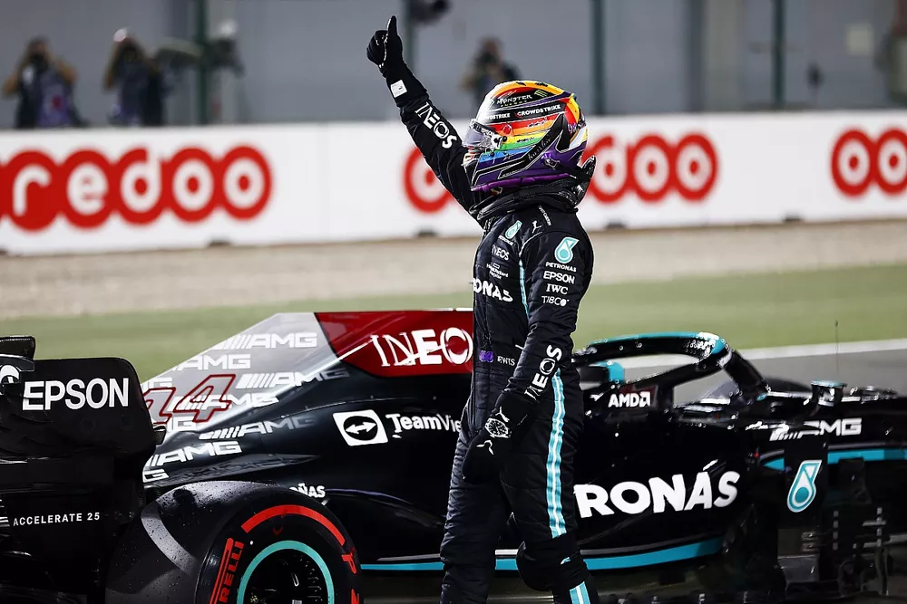Le poleman Lewis Hamilton, Mercedes