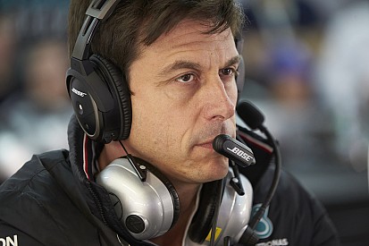 Wolff critica el "patético" lobby de los equipos que daña la F1