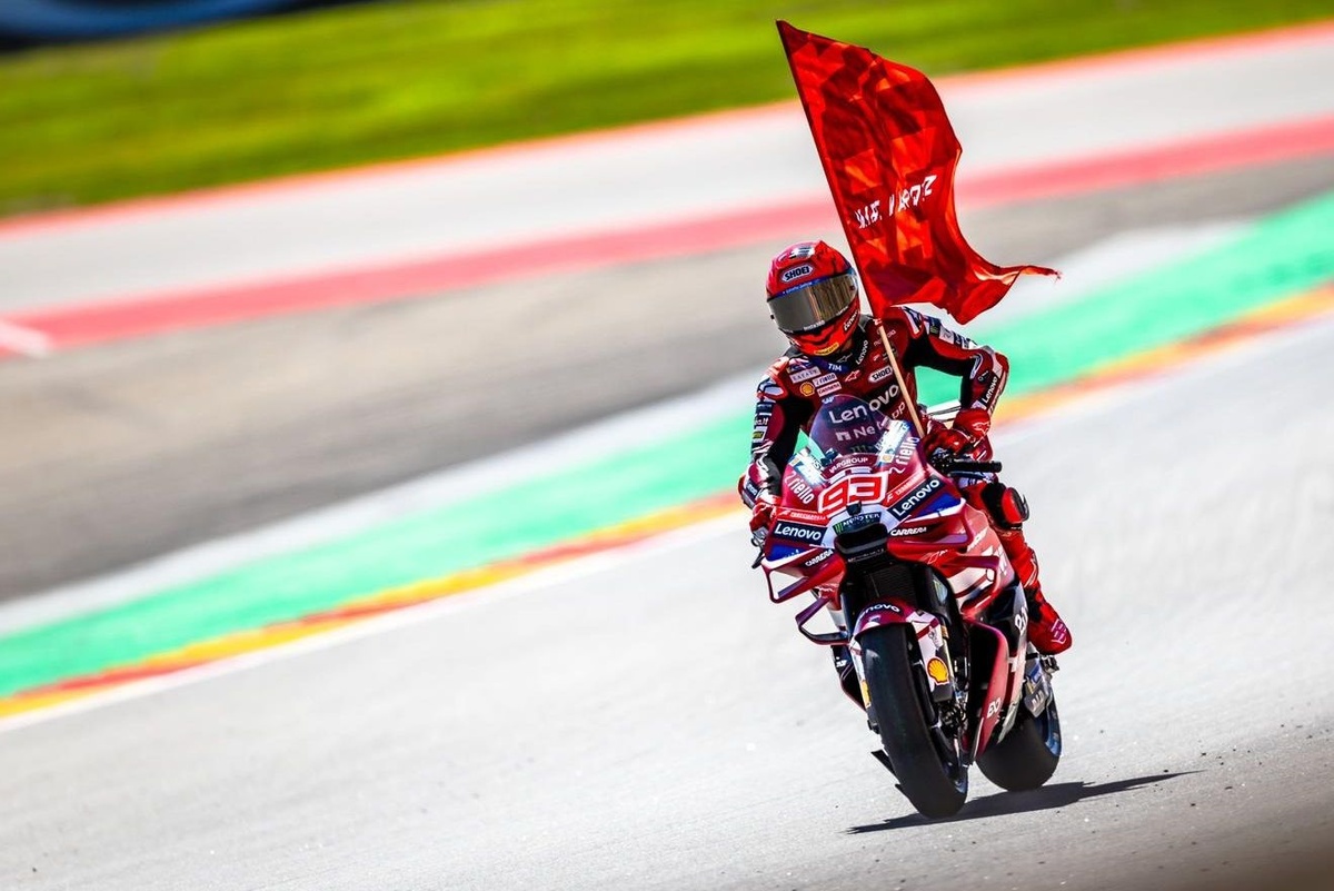 Marc Márquez pas parfait mais invincible au GP d'Aragón