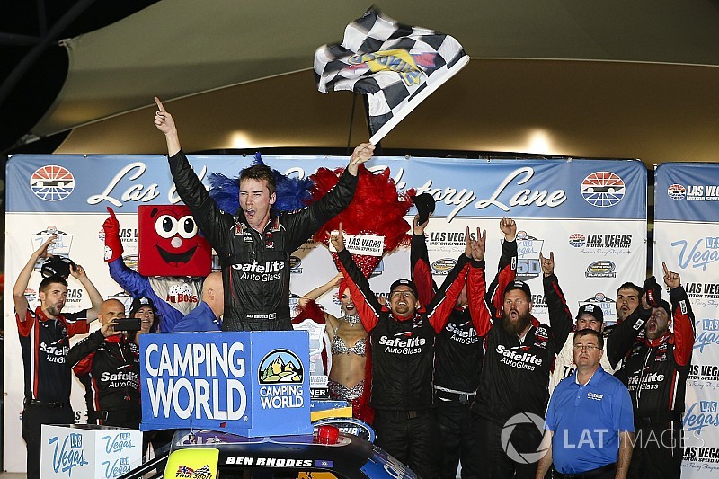 Rhodes conquista primeira vitória na NASCAR, em Las Vegas