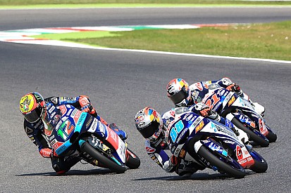 Fotogallery: Martin piega Bezzecchi e "Diggia" in Moto3 al Mugello