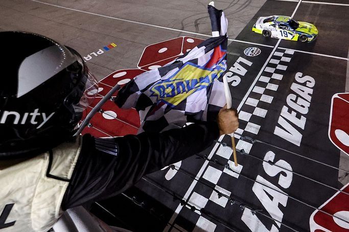 Aric Almirola, Toyota