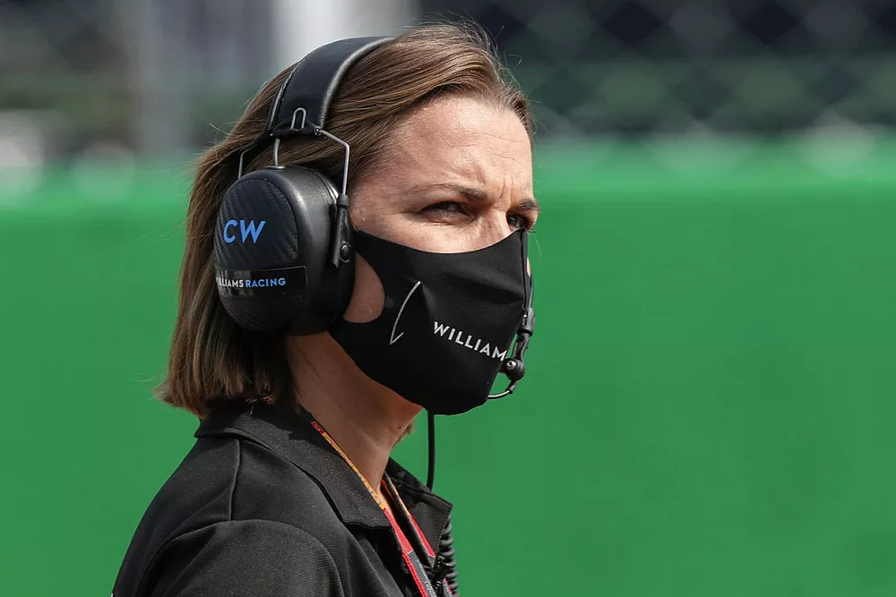 Claire Williams, Team Principal Adjointe, Williams Racing, sur la grille