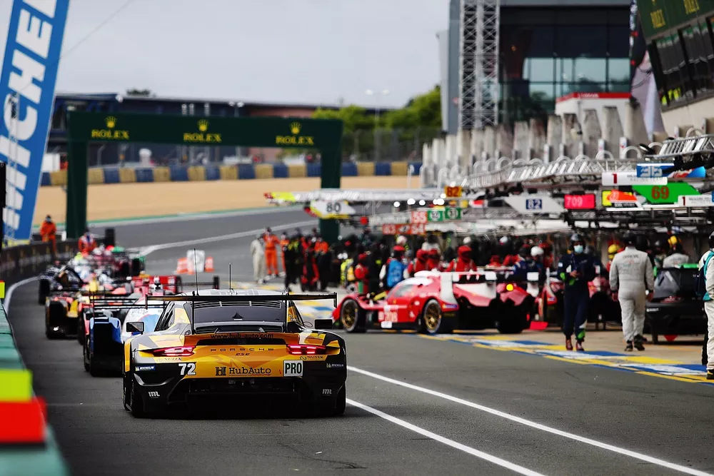 #72 Hub Auto Racing Porsche 911 RSR - 19 LMGTE Pro, Dries Vanthoor, Alvaro Parente, Maxime Martin