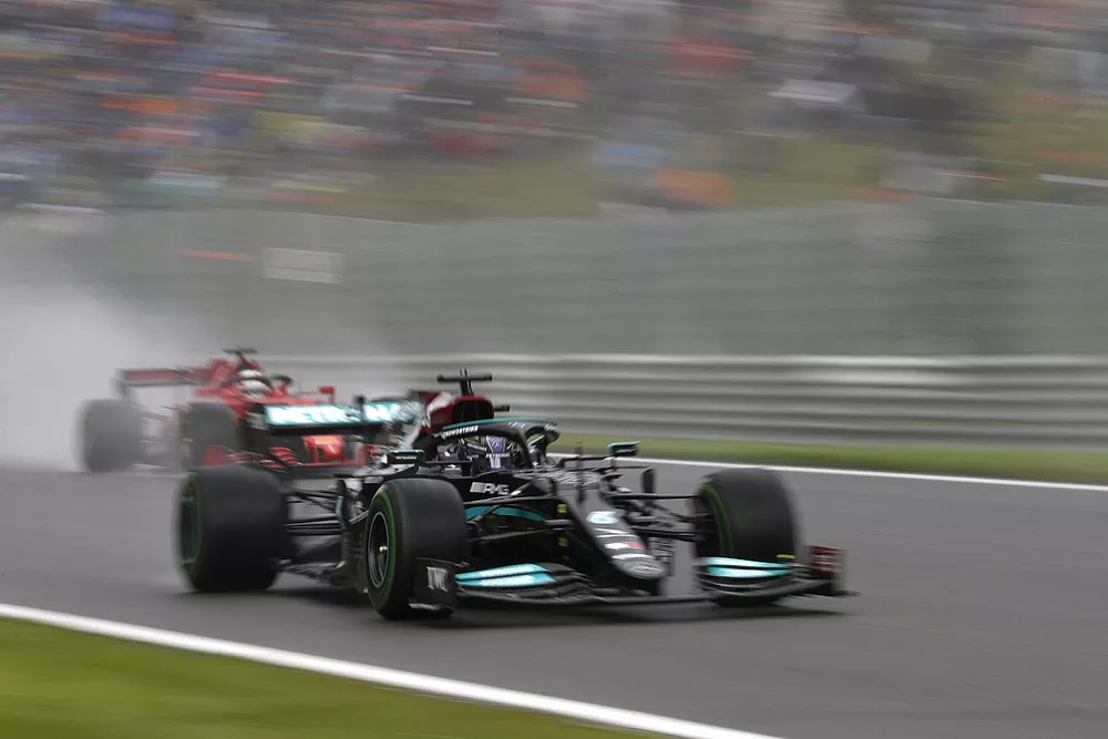 Lewis Hamilton, Mercedes W12, Charles Leclerc, Ferrari SF21