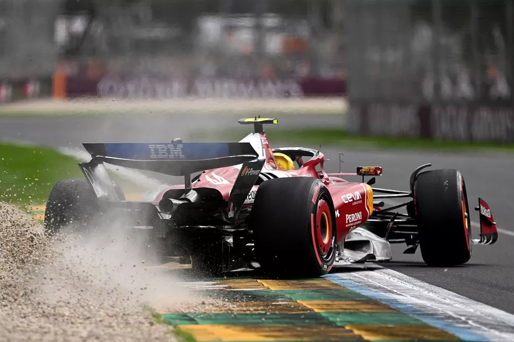 Lewis Hamilton, Ferrari spint
