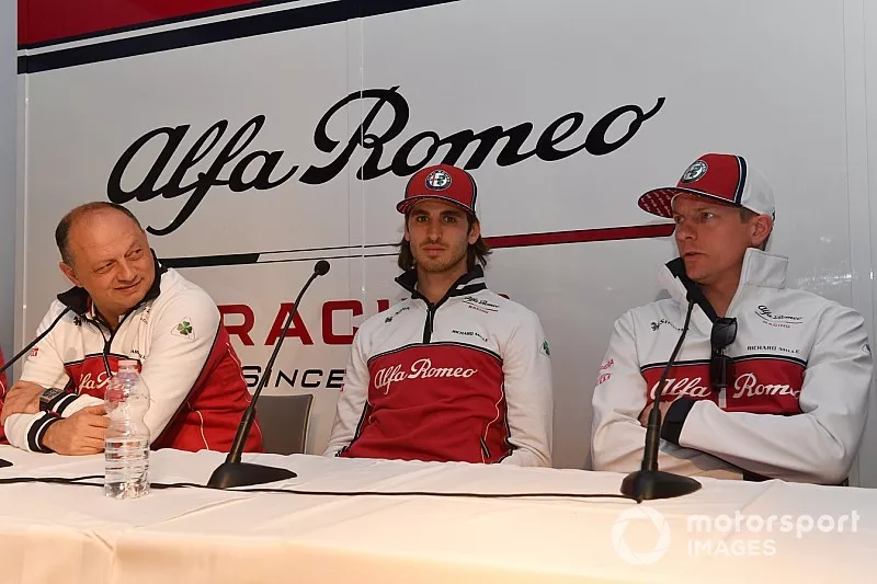 Frederic Vasseur, Alfa Romeo Racing, Team Principal, Antonio Giovinazzi, Alfa Romeo Racing et Kimi Raikkonen, Alfa Romeo Racing, en conf&eacute;rence de presse