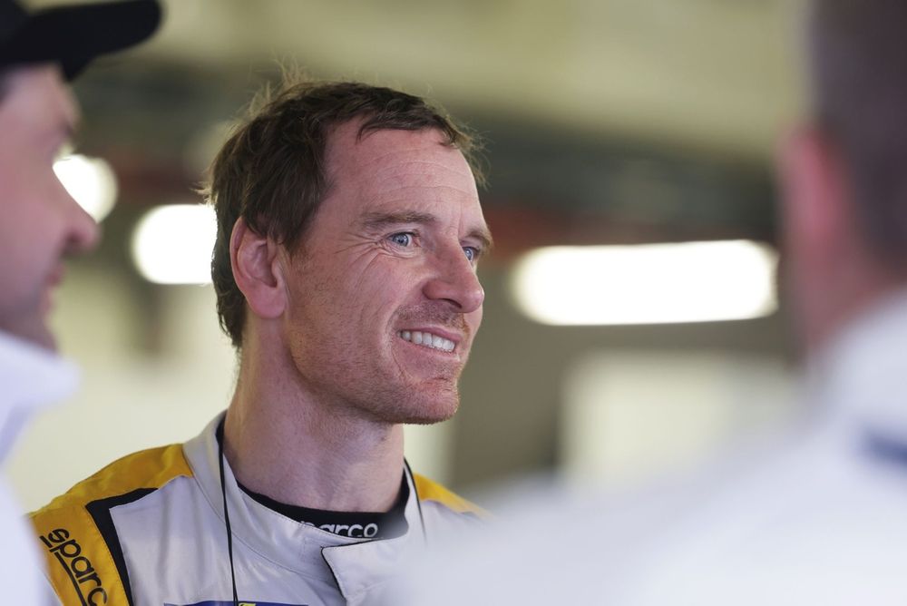#93 Proton Competition Porsche 911 RSR - 19: Michael Fassbender