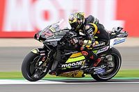 Bezzecchi, pole en la escabechina bajo la lluvia de Silverstone