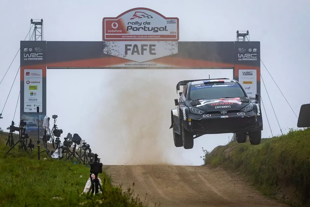 S&eacute;bastien Ogier, Vincent Landais, Toyota Gazoo Racing WRT Toyota GR Yaris Rally1