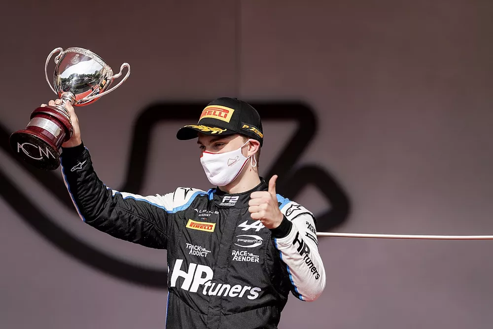 Oscar Piastri, Prema Racing, 3rd position, with his trophy on the podium