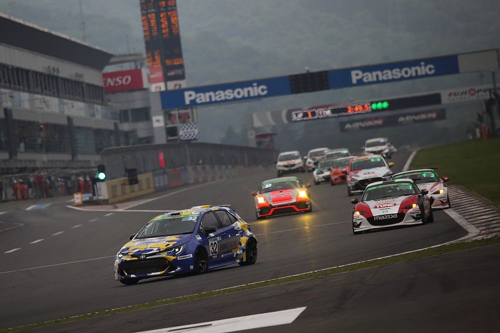 #32 ORC ROOKIE Corolla H2 concept