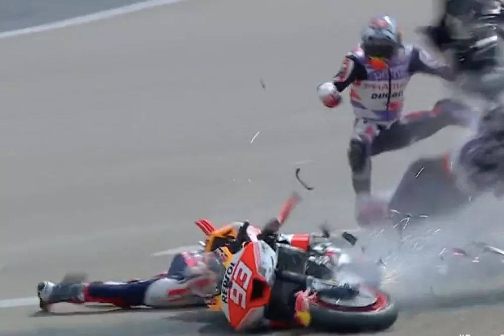 Caída Marc Márquez, Johann Zarco
