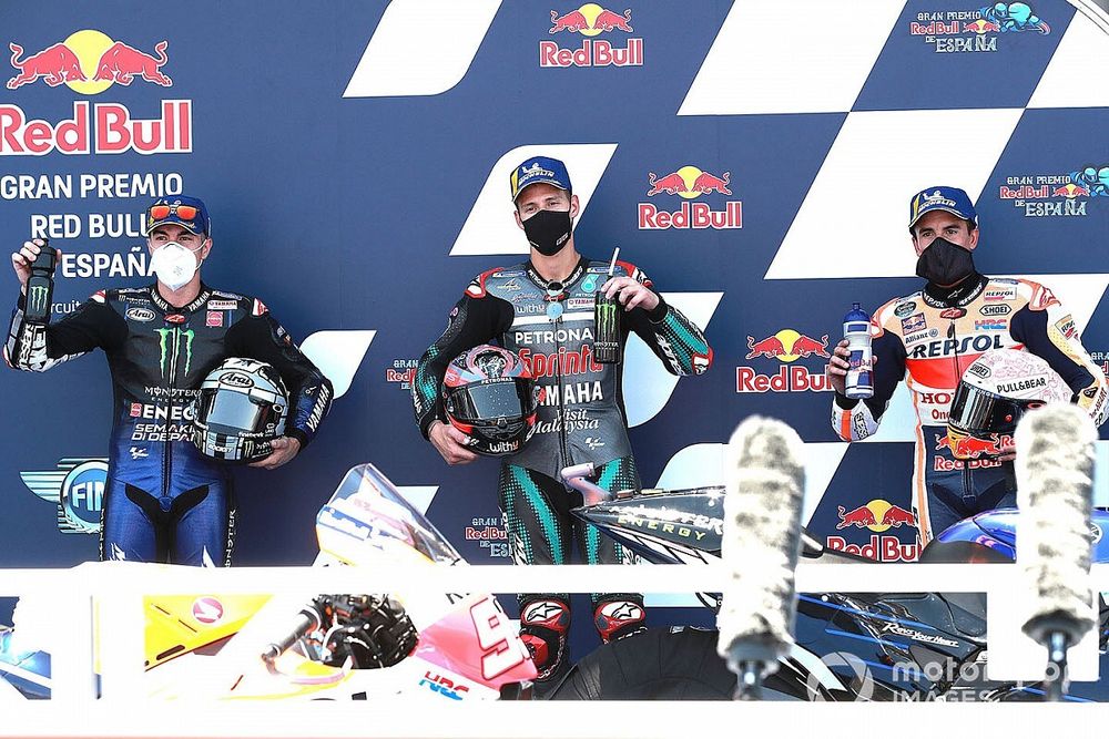 Ganador de la pole Fabio Quartararo, Petronas Yamaha SRT, segundo Maverick Vinales, Yamaha Factory Racing, tercero Marc M&aacute;rquez, Repsol Honda Team