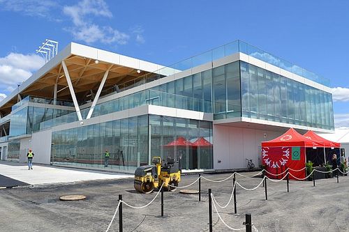 Listo el nuevo edificio de pits en Montreal