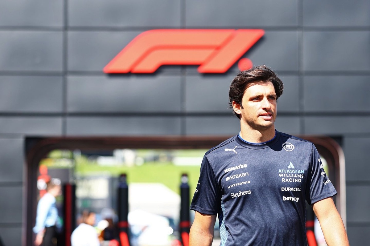 F1: Sainz admite ter conversado com a Mercedes, mas diz que "não esteve perto" de assinar contrato