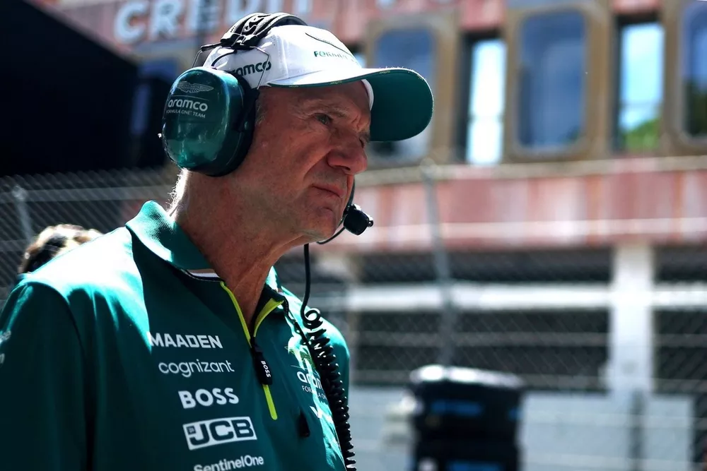 Adrian Newey, Managing Technical Partner of Aston Martin F1 on the grid 
