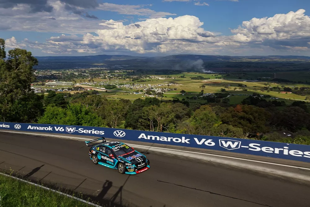 Chaz Mostert, Lee Holdsworth, Walkinshaw Andretti United Holden Commodore