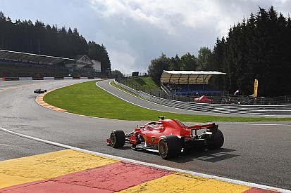 Vettel lidera los libres 1 del regreso de las vacaciones
