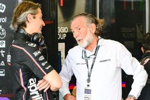 "Mi misión es dar una oportunidad al piloto, que siempre salga con vida del circuito"