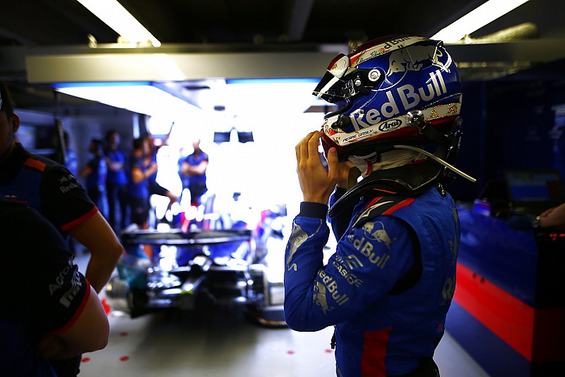 Gasly mégis az új motorral indul – az utolsó rajtsorból